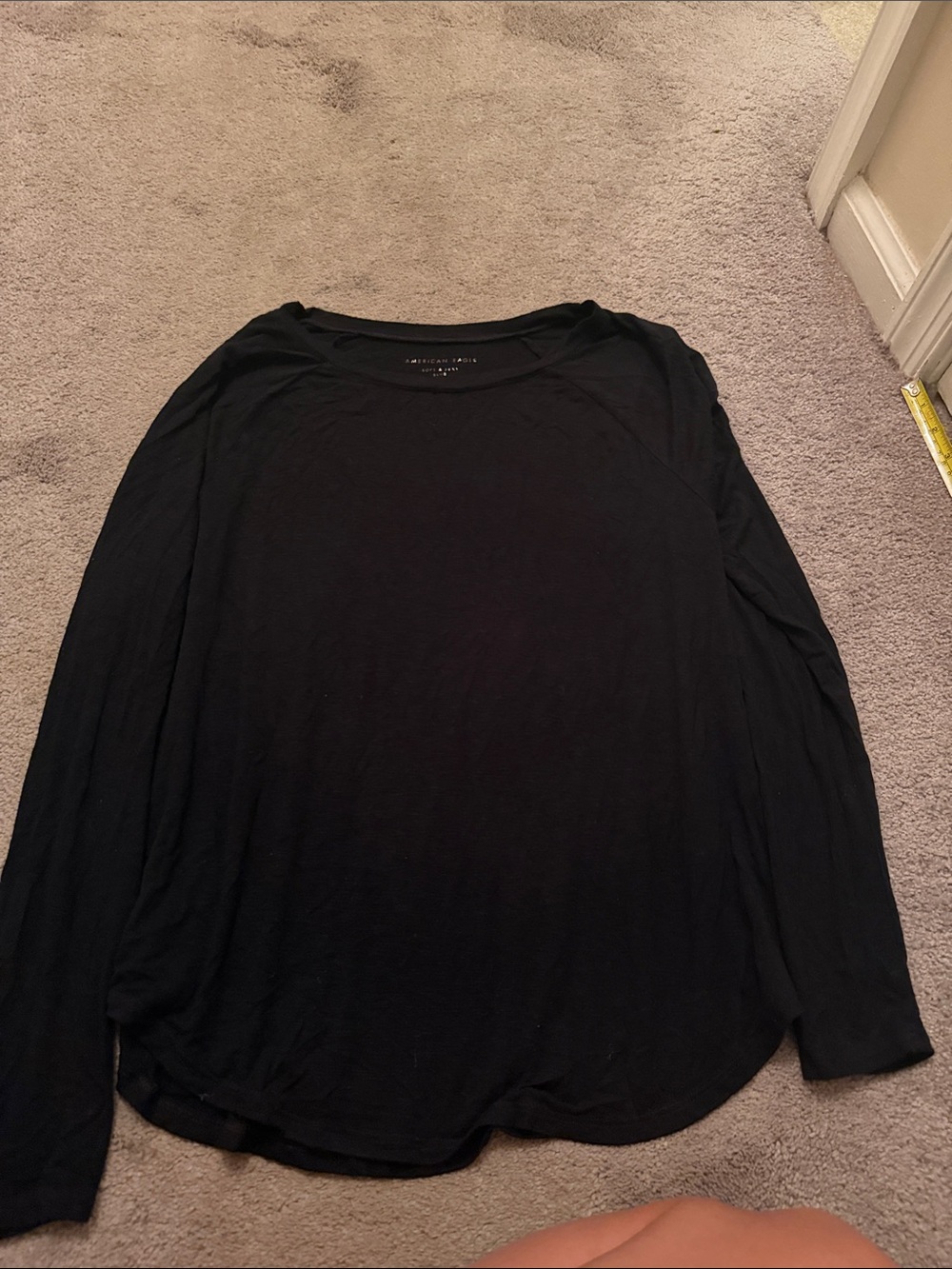 Women’s black American Eagle long sleeve